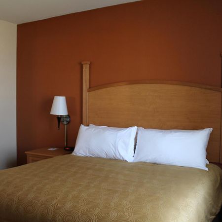Mainstay Suites Watford City - Event Center Rum bild