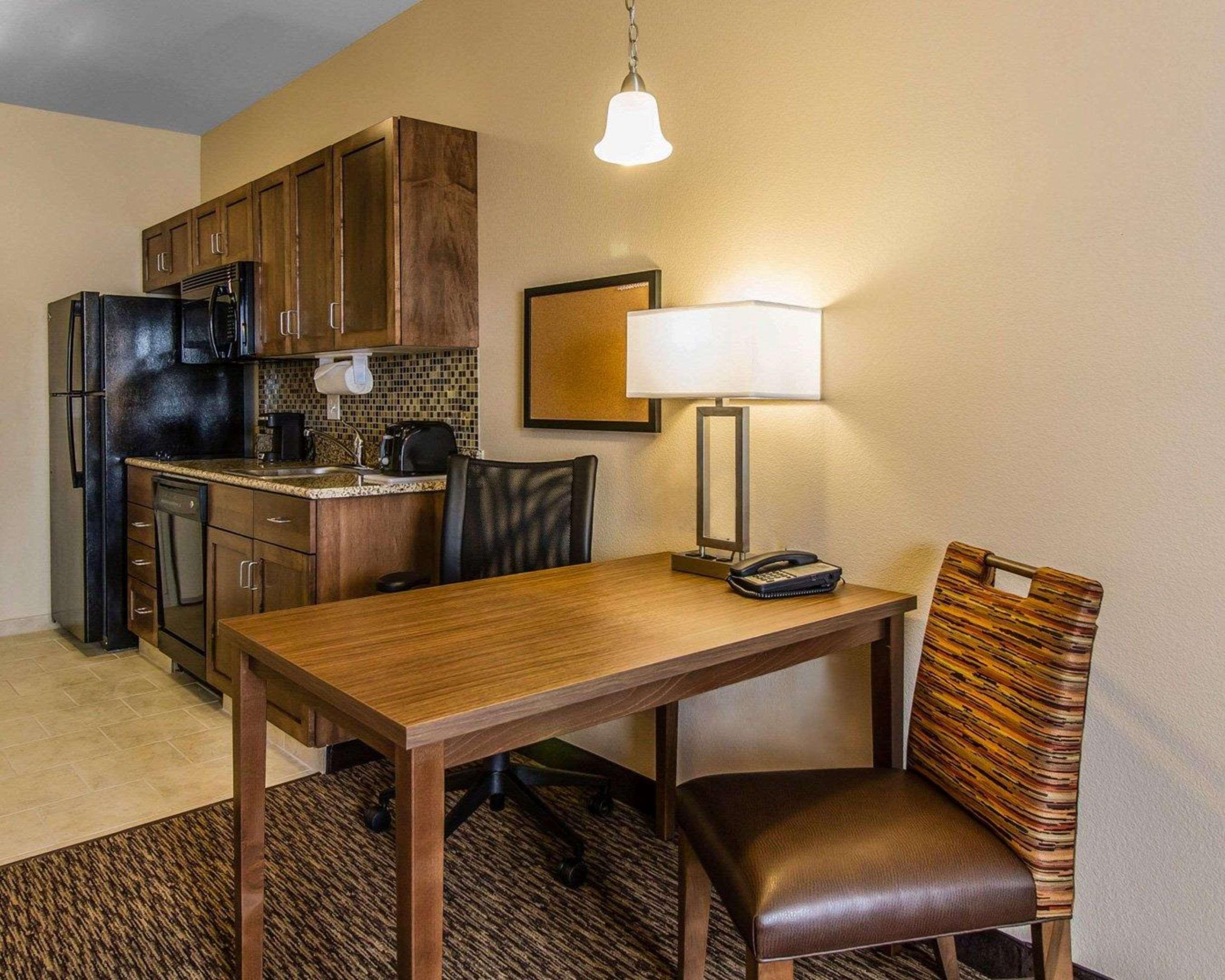 Mainstay Suites Watford City - Event Center Exteriör bild