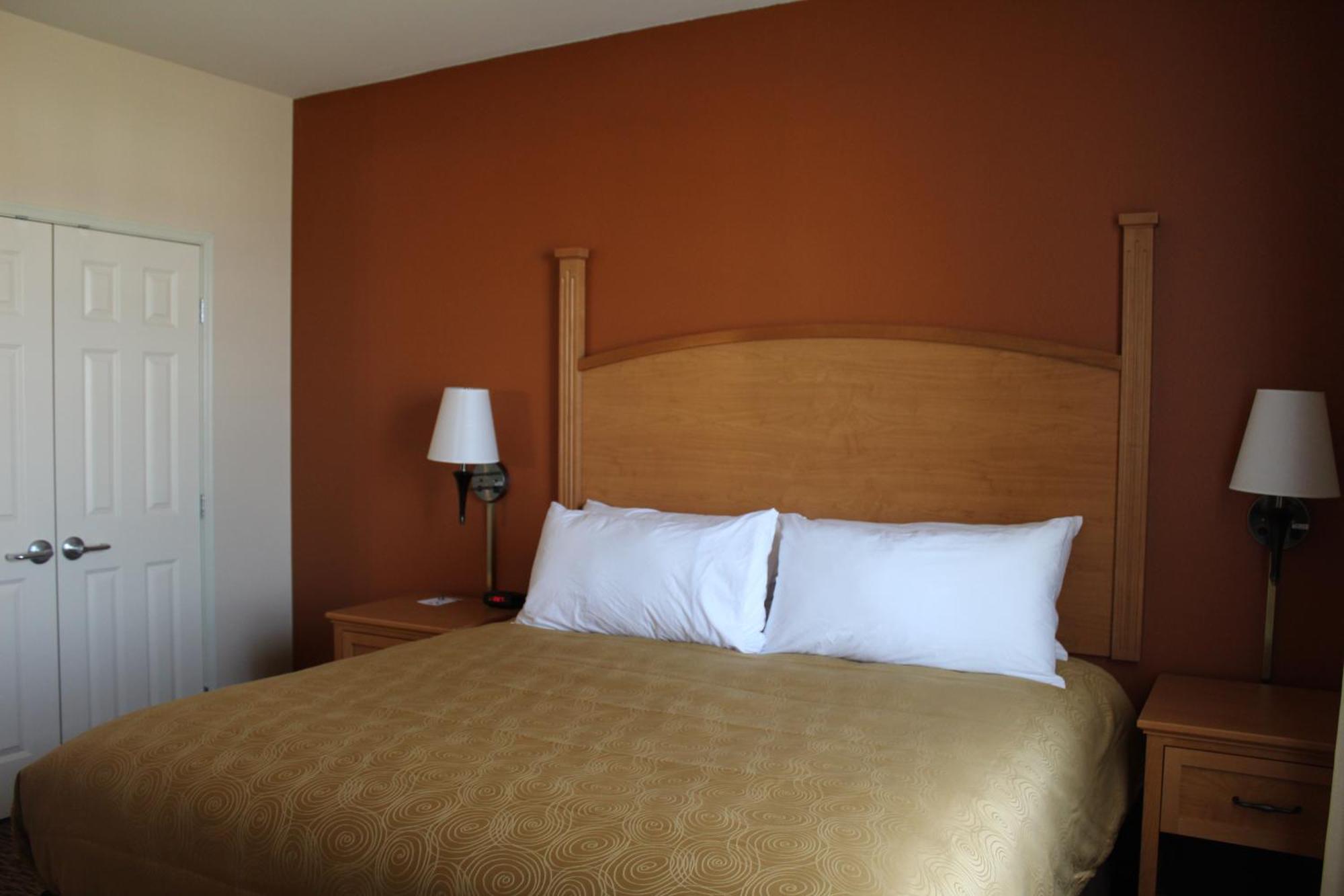 Mainstay Suites Watford City - Event Center Rum bild